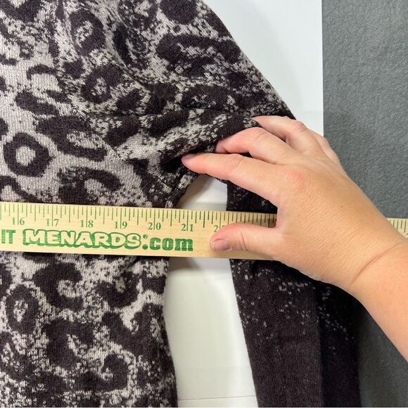 New Chico's Women's 100%Wool Knit Animal Print Ombre Open Cardigan Size 2 large - Picture 10 of 16